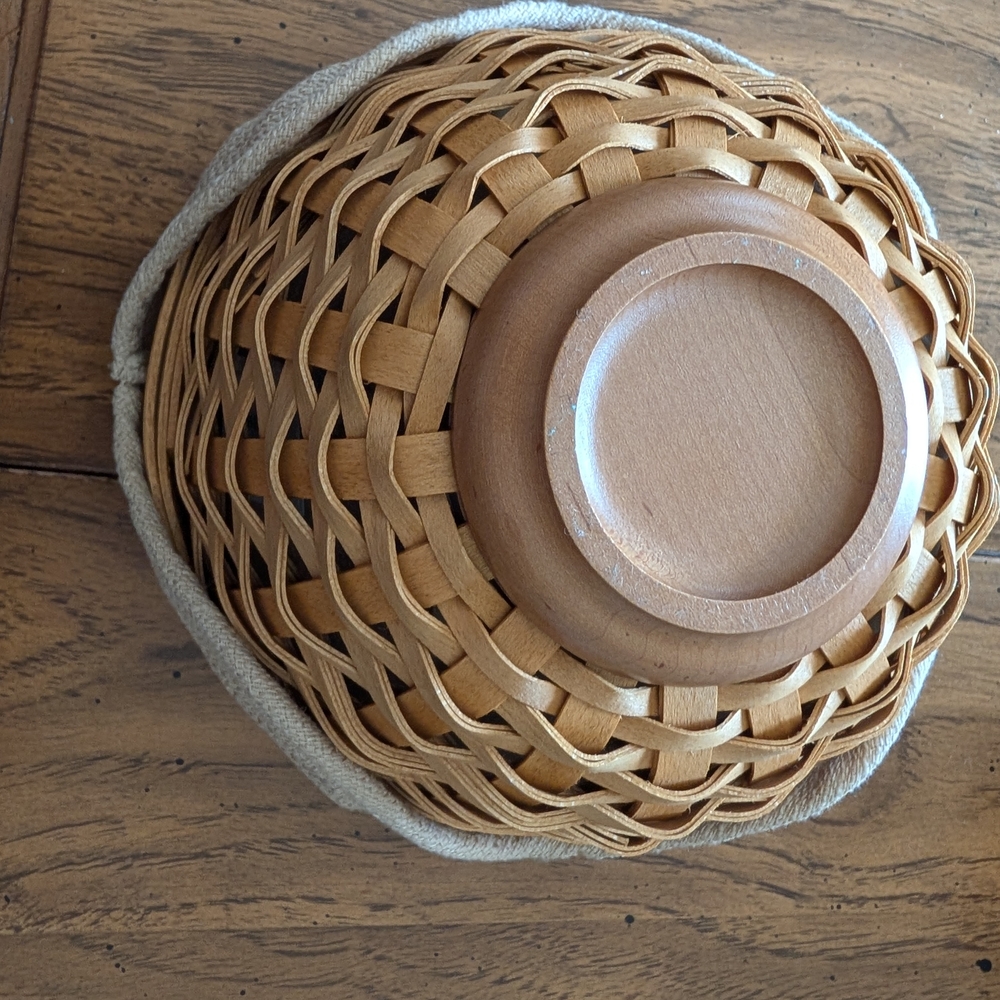 MAKE AN OFFER, Please! Longaberger 7" Bowl Basket Set with Lid - Picture 3 of 8